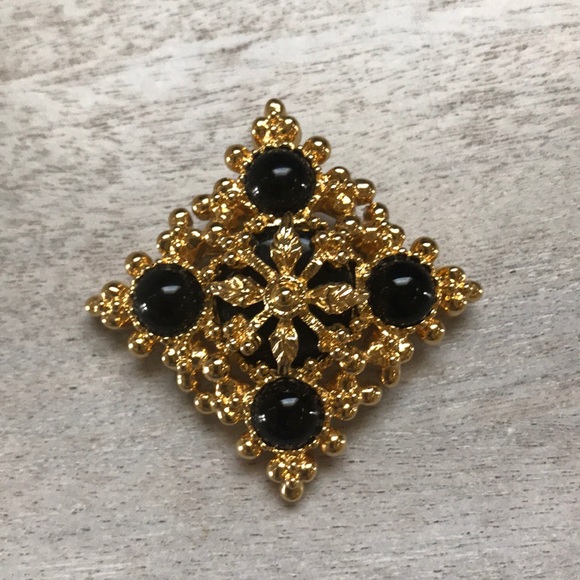 St. John Jewelry - St John Brooch